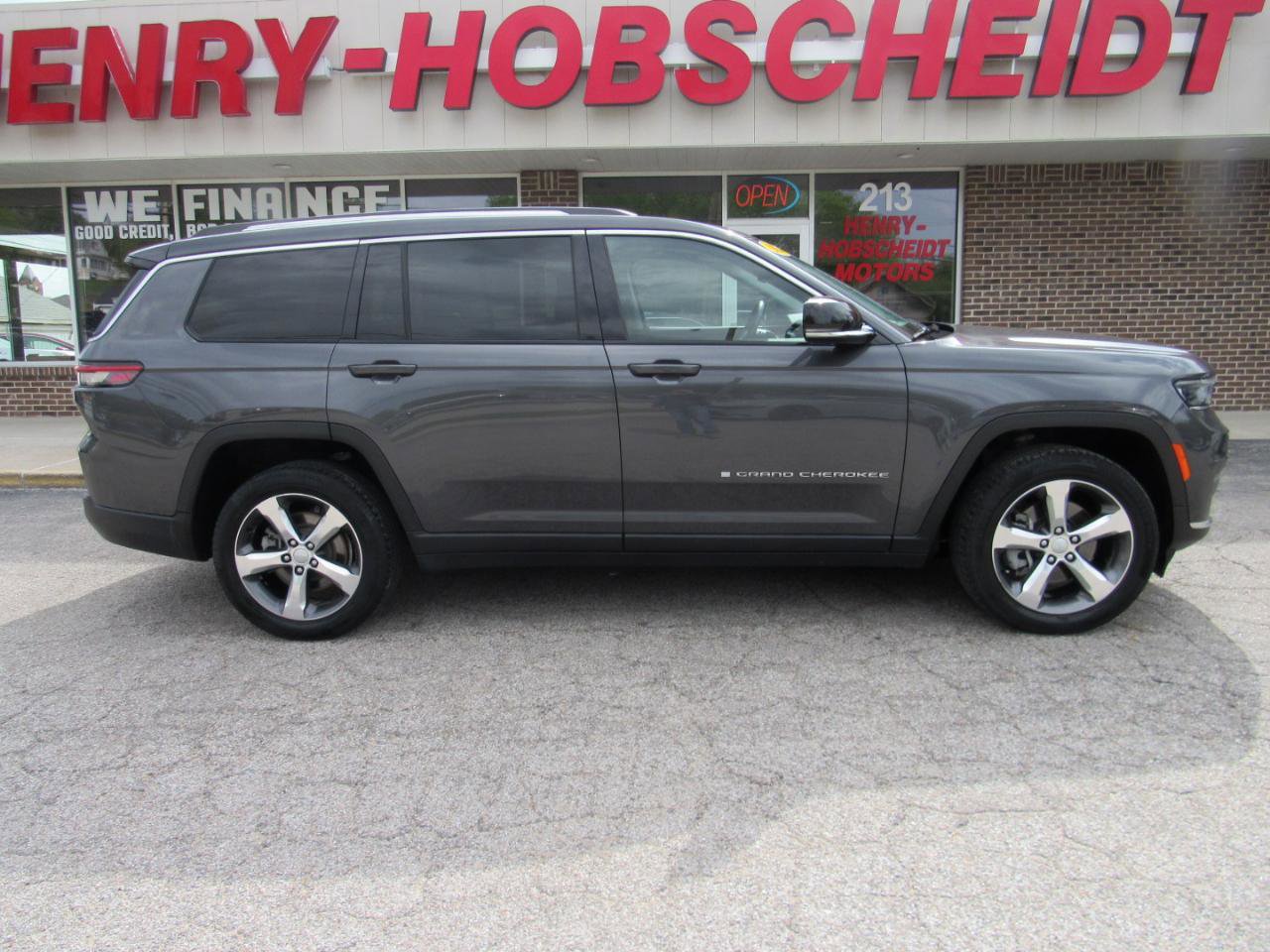 Used 2021 Jeep Grand Cherokee L Limited w/ Trailer Tow Group (B) AWD/4WD image 9