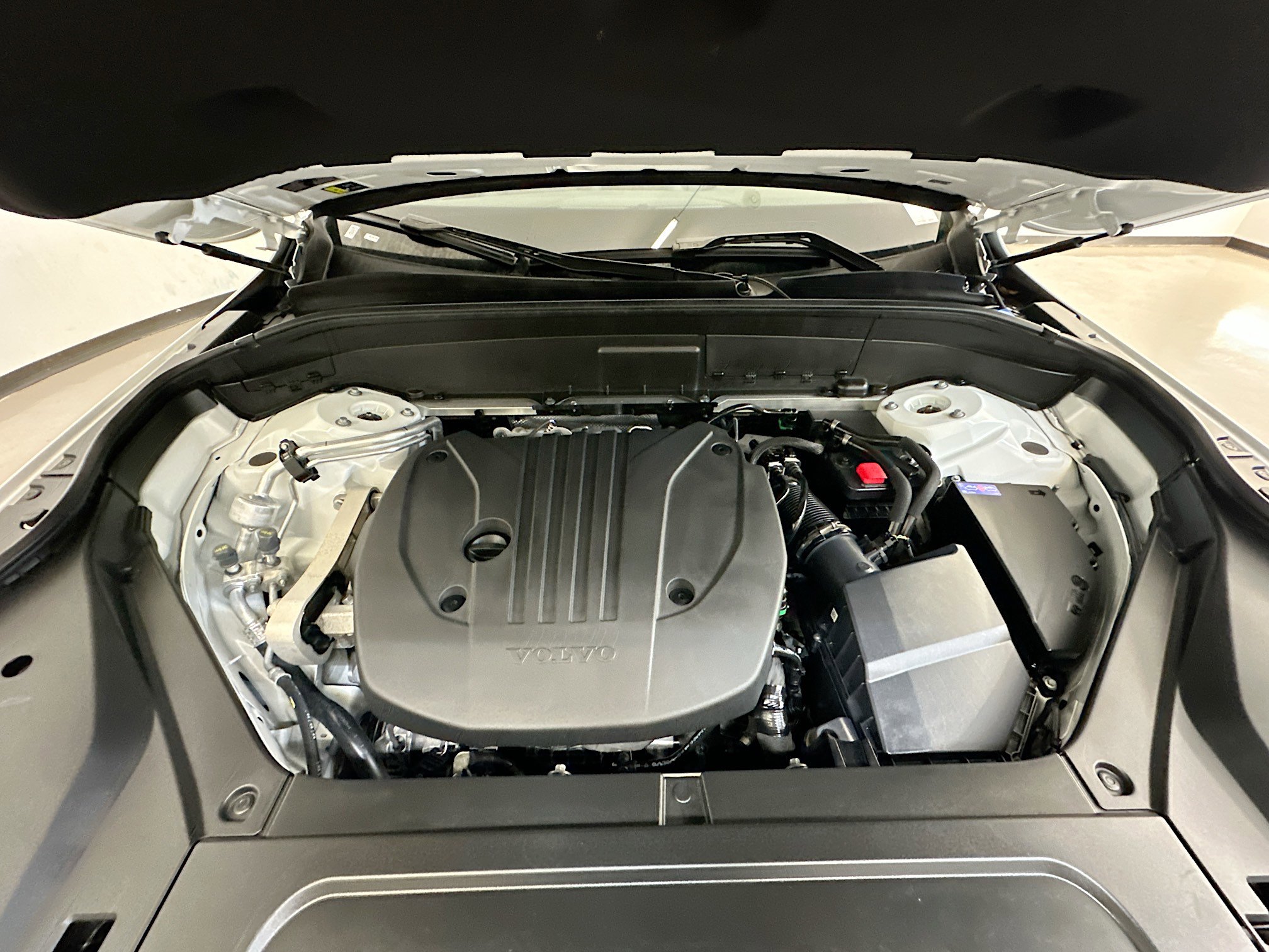 Used 2025 Volvo XC90 B5 Core image 37