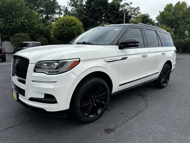 Certified 2024 Lincoln Navigator Reserve w/ Monochromatic Package AWD/4WD image 9