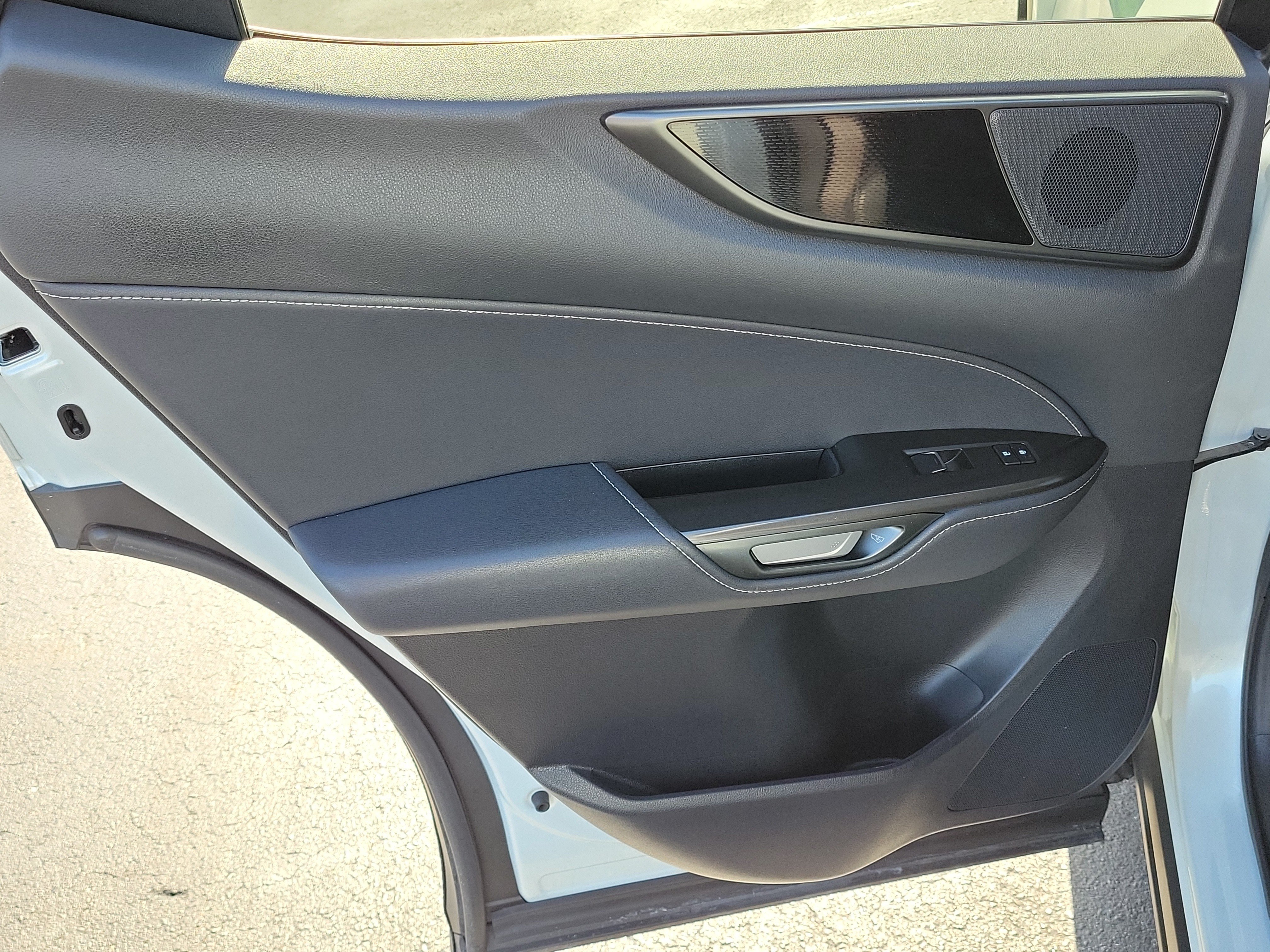 Used 2023 Lexus NX 250 FWD w/ Towing Package (2000 Lbs) image 9