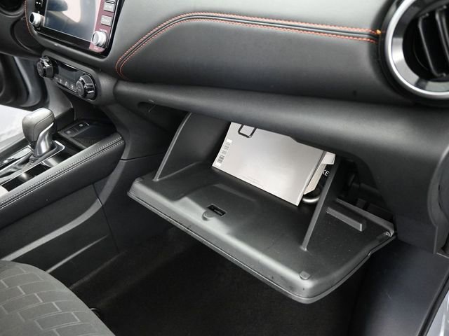 Used 2024 Nissan Kicks SR image 31