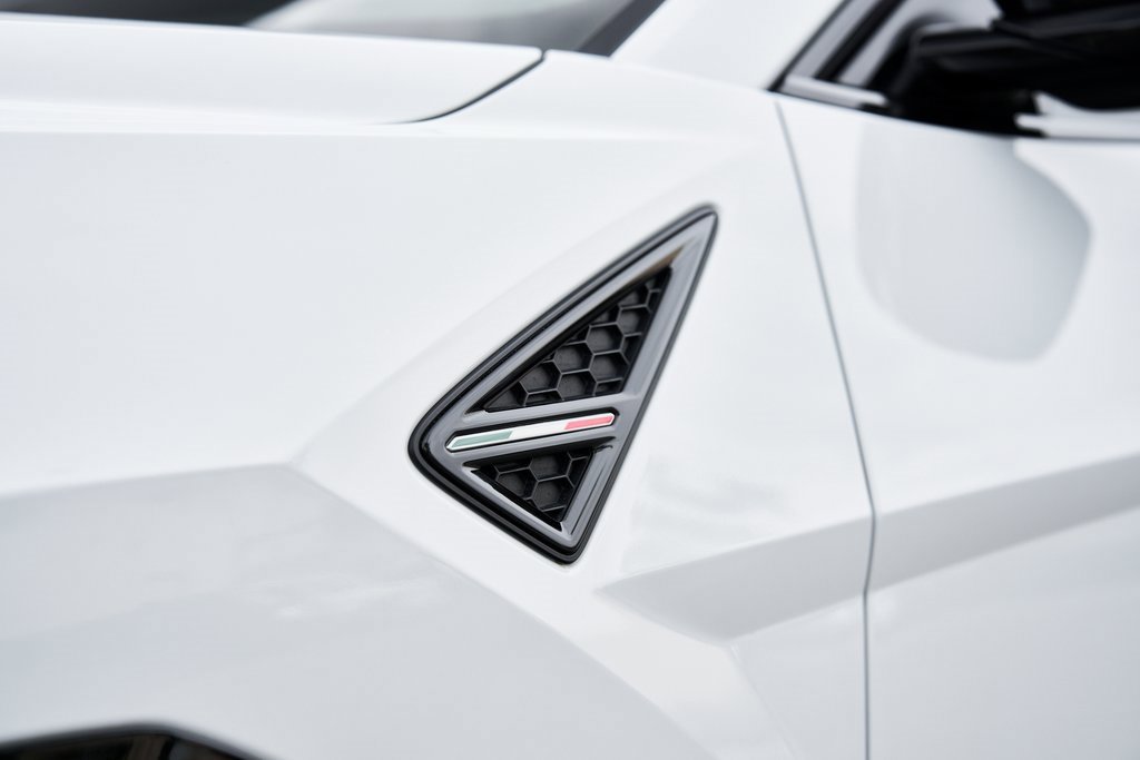 Used 2022 Lamborghini Urus image 8