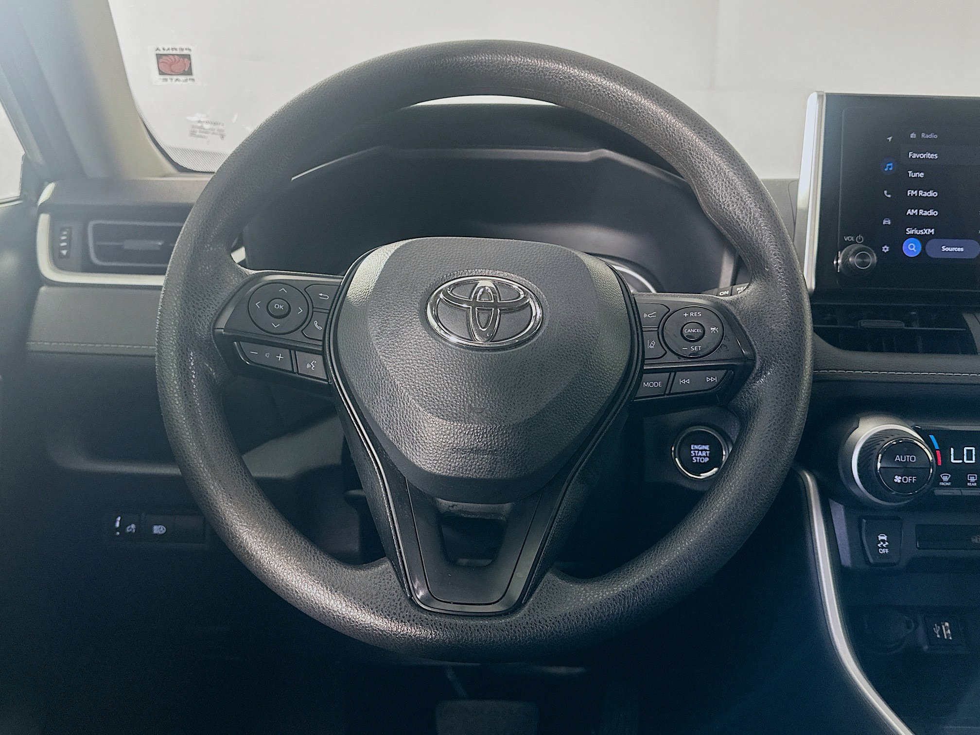 Used 2025 Toyota RAV4 XLE FWD image 18