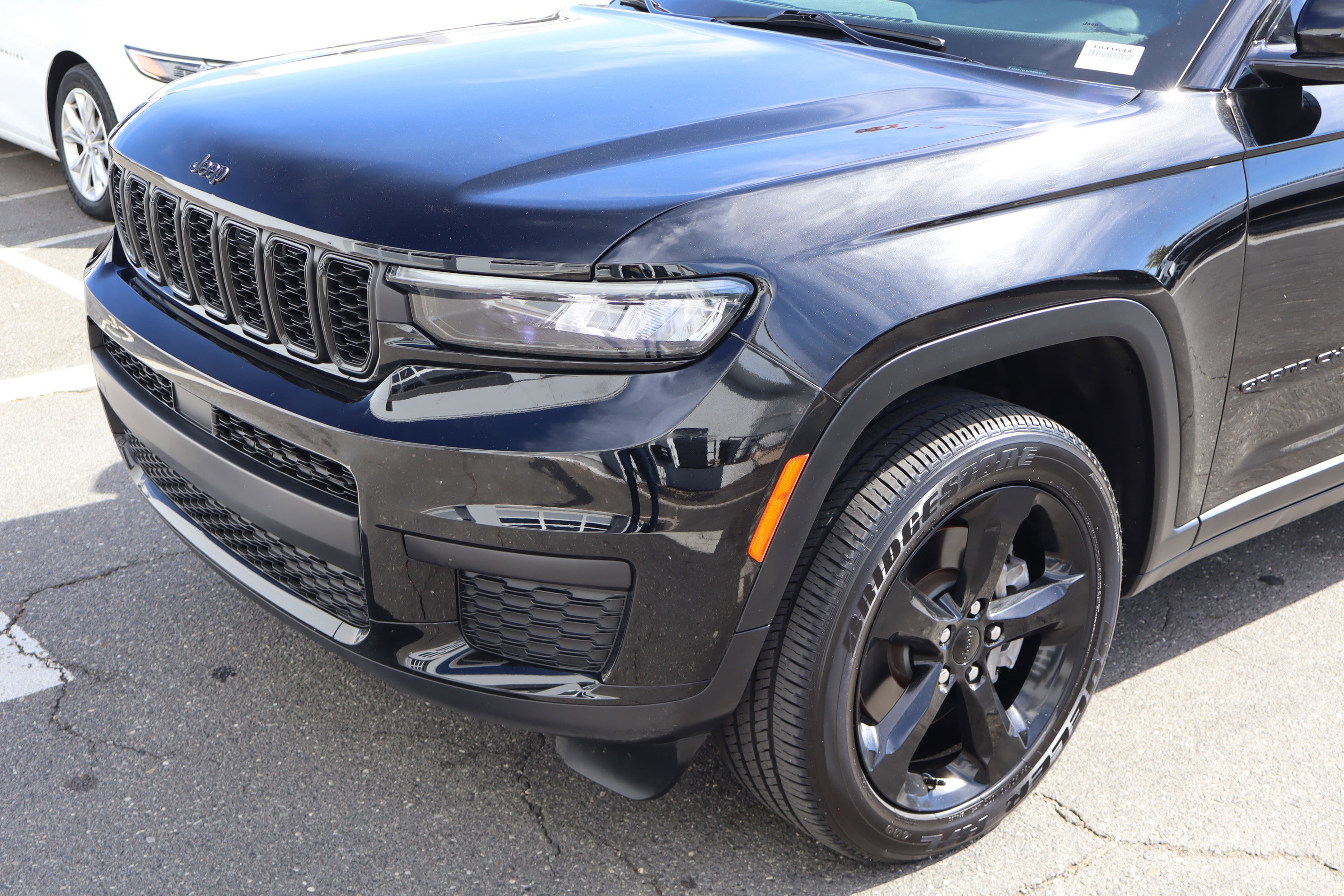 Used 2024 Jeep Grand Cherokee L Altitude image 6