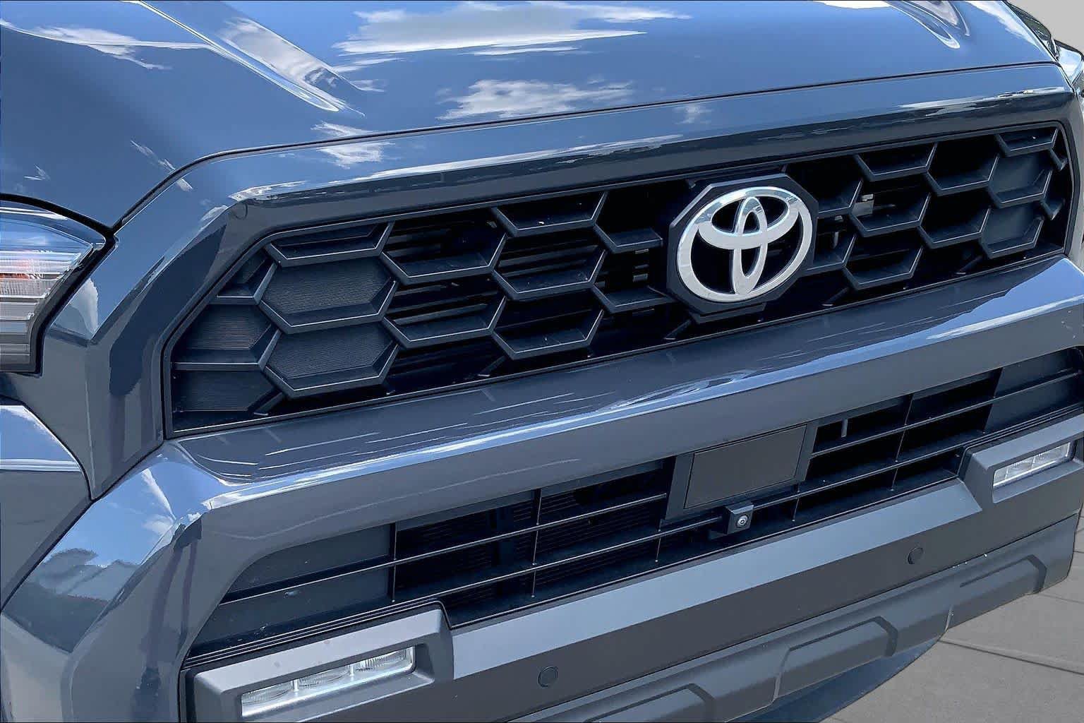 Certified 2025 Toyota 4Runner TRD Off-Road Premium AWD/4WD image 32