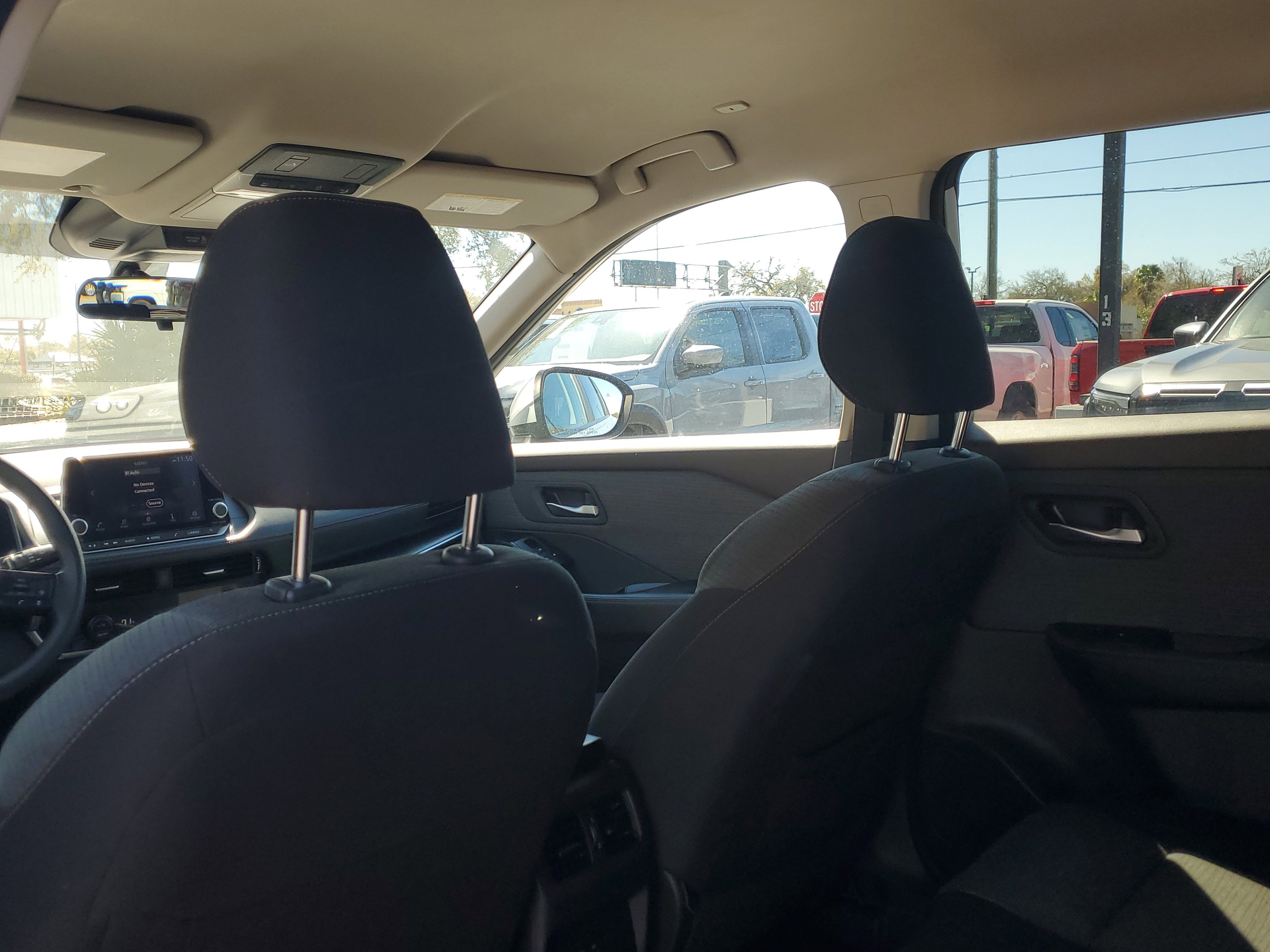 Used 2023 Nissan Rogue SV image 12