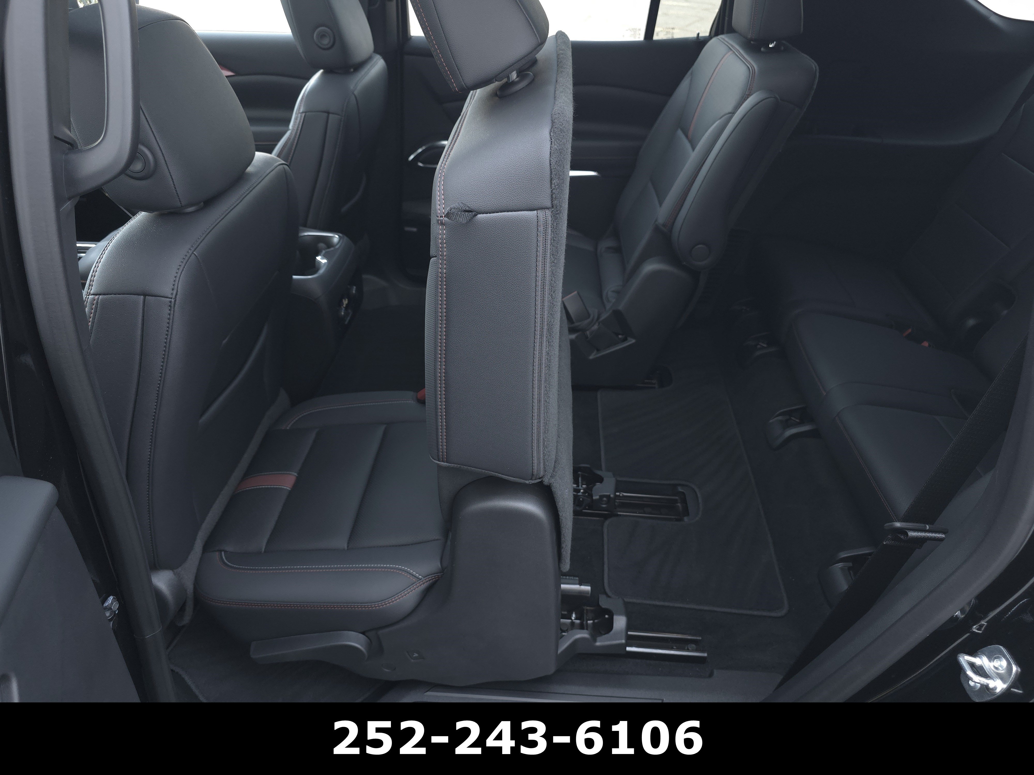 Used 2026 Chevrolet Traverse RS FWD image 38