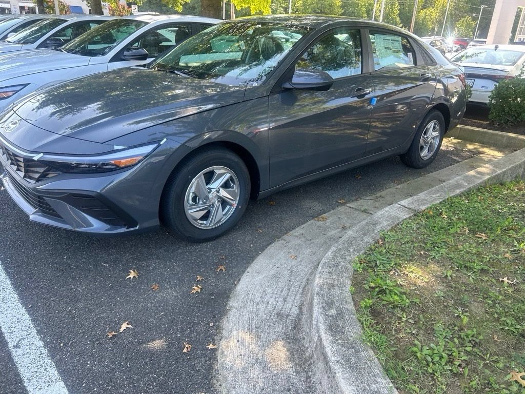 New 2026 Hyundai Venue SEL FWD image 11
