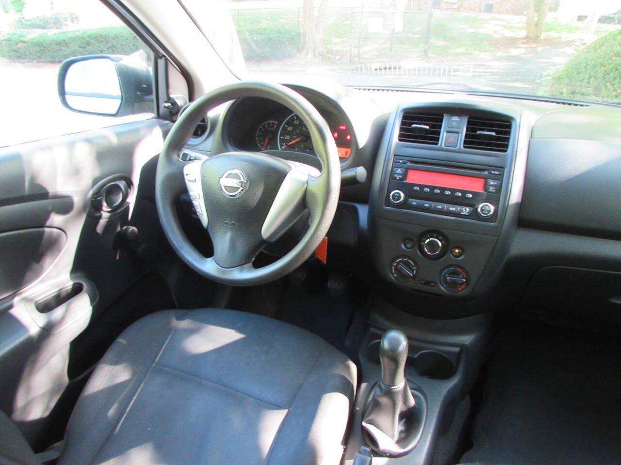 Used 2015 Nissan Versa S FWD image 12