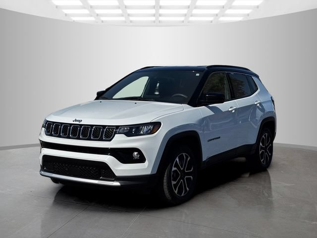 Certified 2023 Jeep Compass Limited AWD/4WD image 3