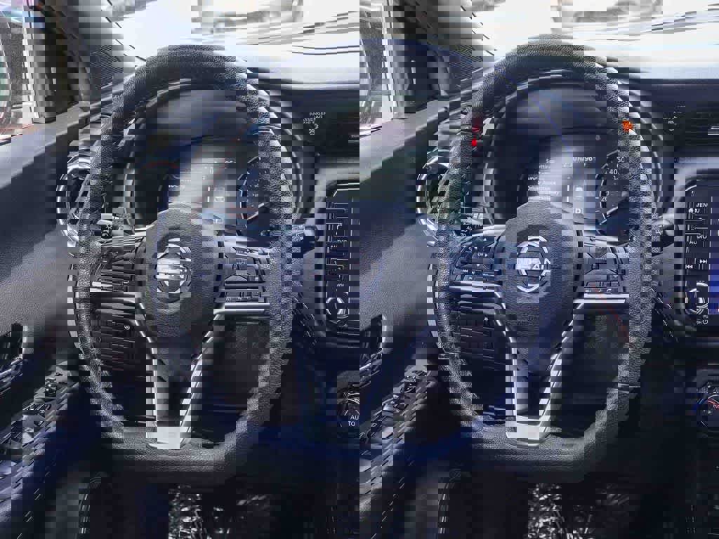 Used 2023 Nissan Kicks SR w/ SR Premium Package image 14