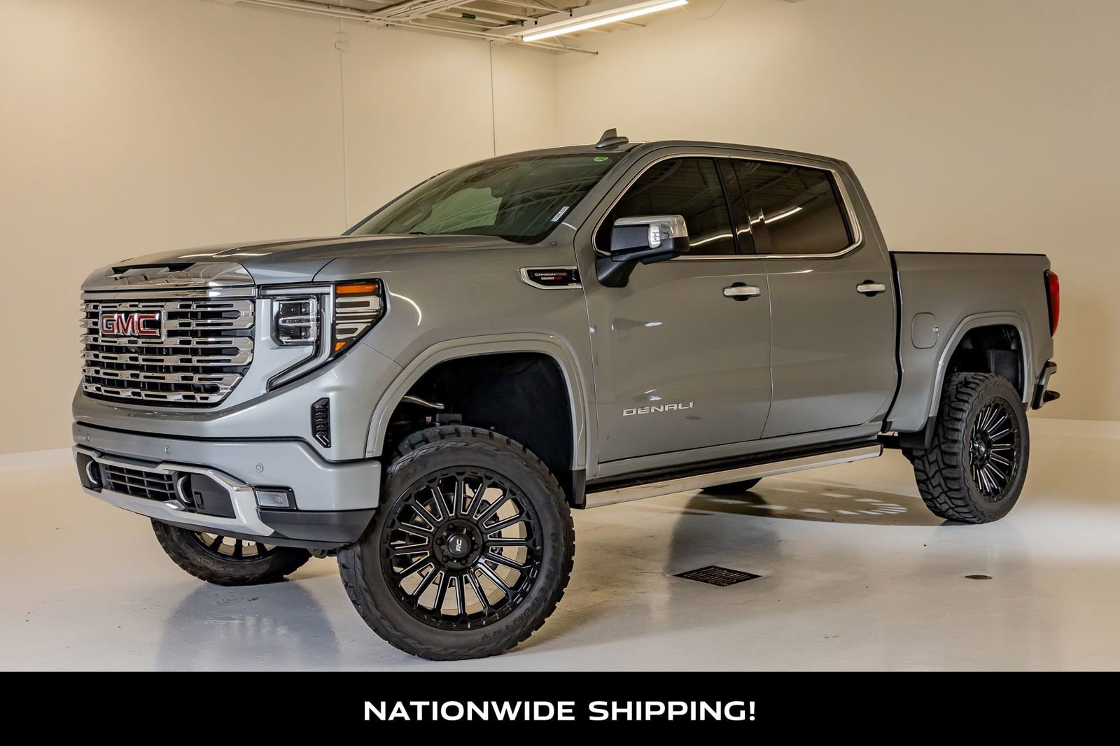 Used 2023 GMC Sierra 1500 Denali w/ Denali Reserve Package AWD/4WD image 4
