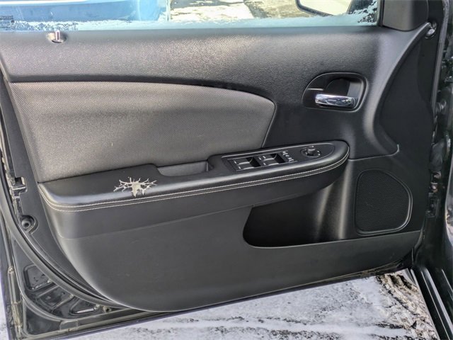 Used 2013 Dodge Avenger SXT image 12