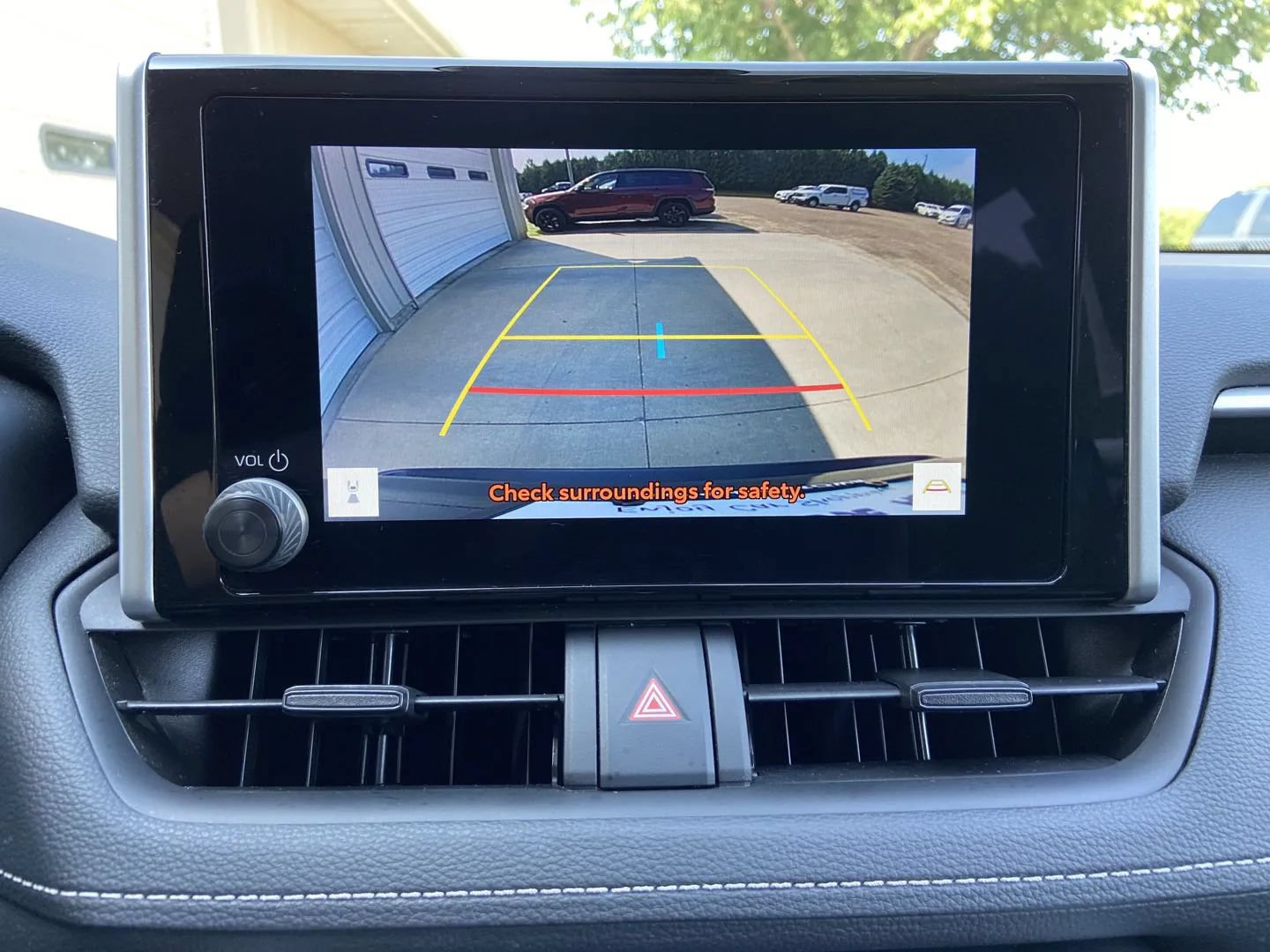 Used 2025 Toyota RAV4 XLE AWD/4WD image 19