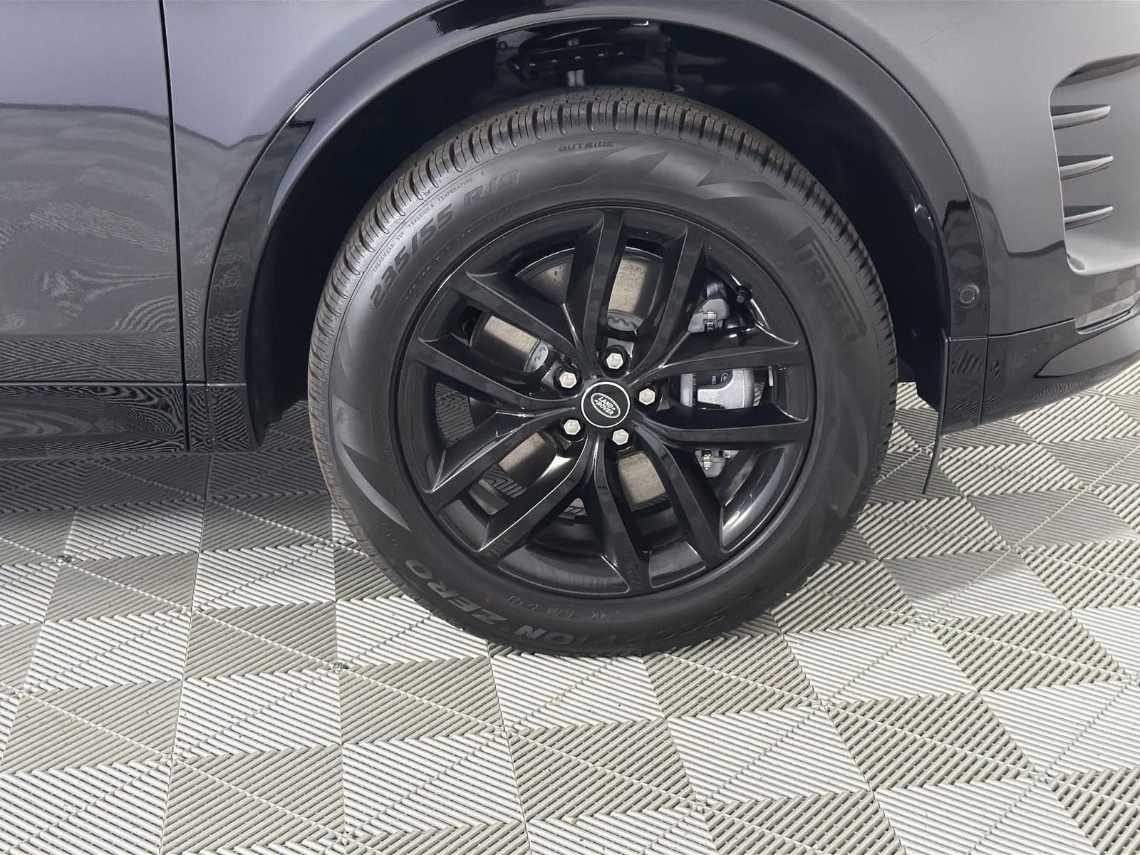 New 2026 Land Rover Discovery Sport Landmark image 36