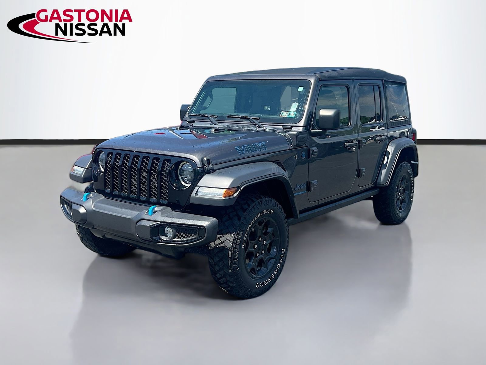 Used 2023 Jeep Wrangler Unlimited w/ Cold Weather Group image 3
