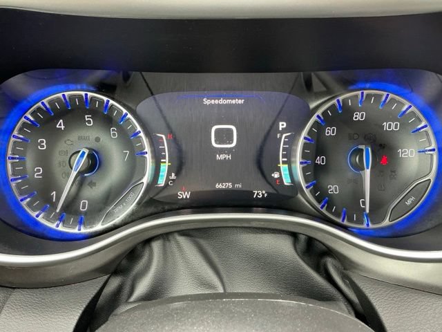 Used 2024 Chrysler Pacifica Touring-L FWD image 30