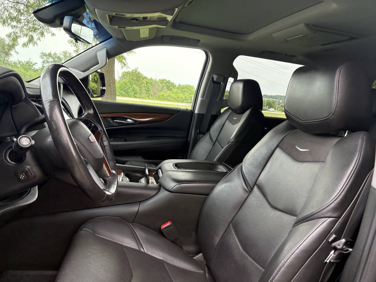 Used 2020 Cadillac Escalade Premium Luxury AWD/4WD image 13