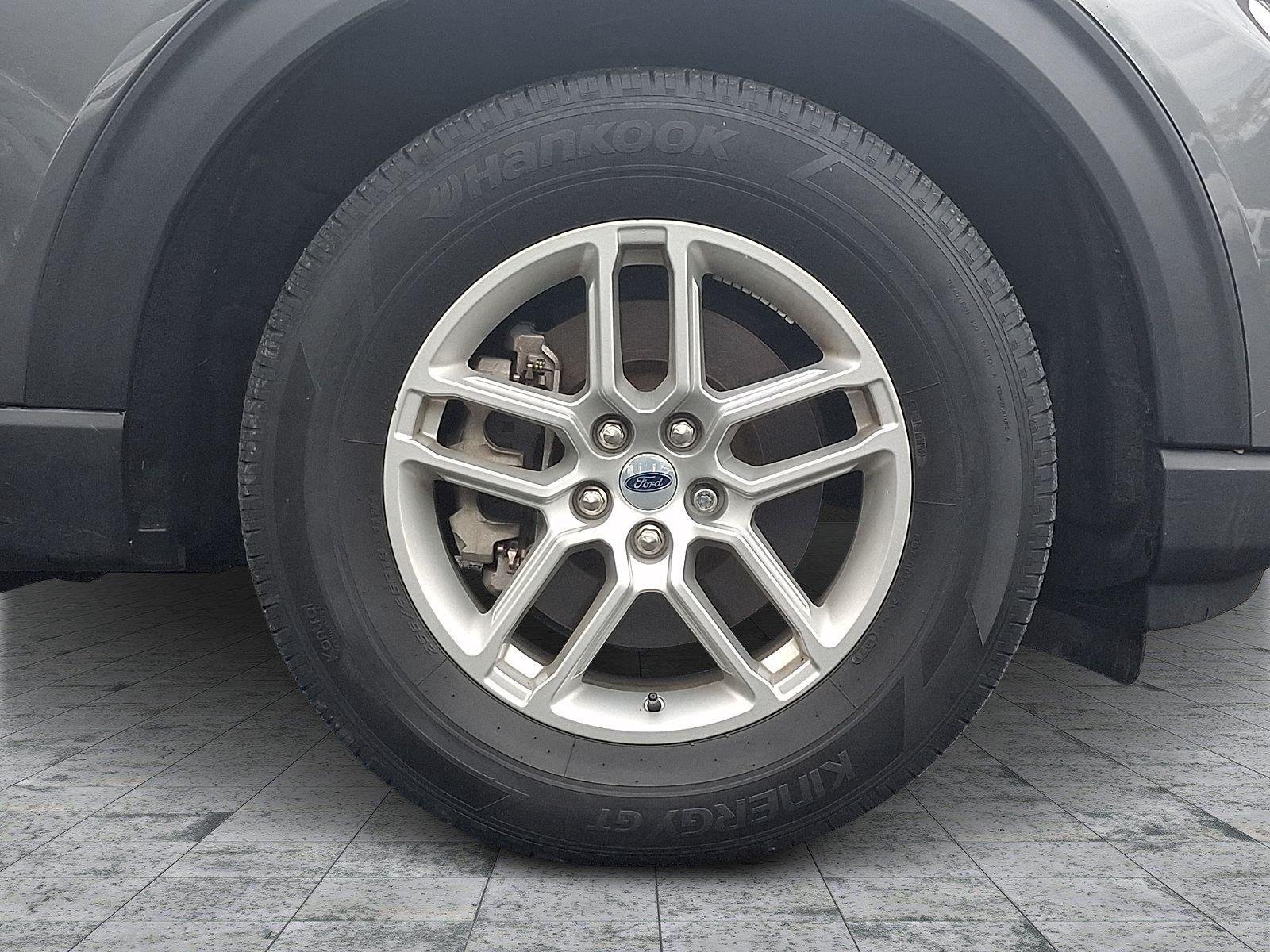 Used 2025 Ford Explorer Active AWD/4WD image 8