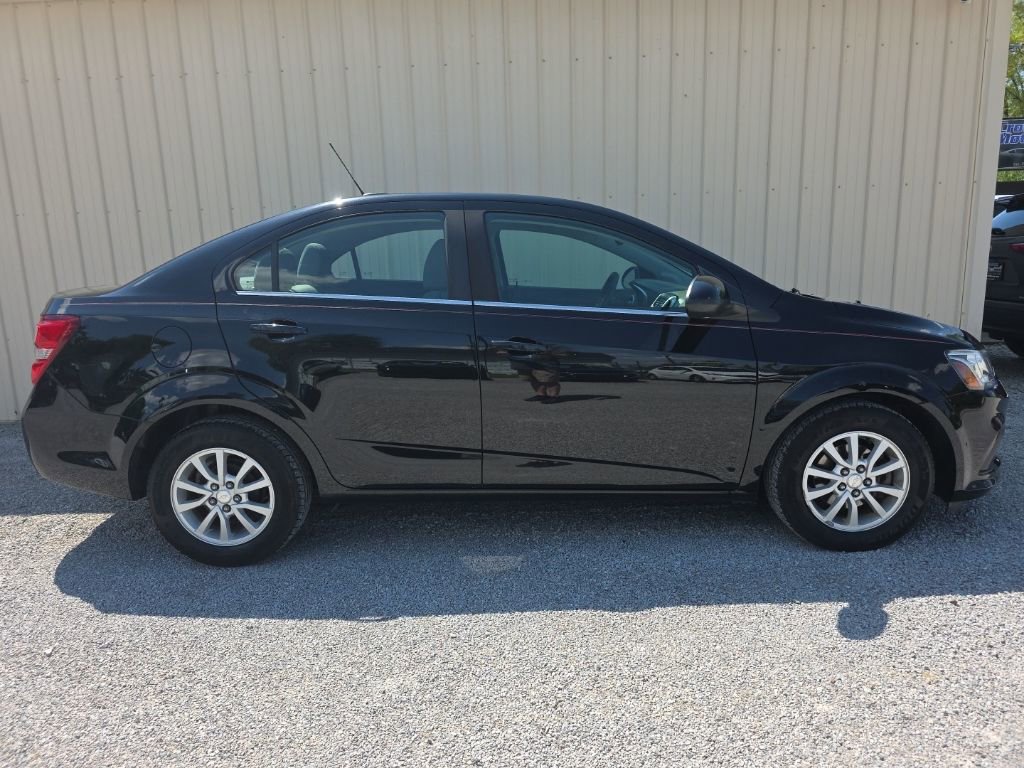 Used 2018 Chevrolet Sonic LT FWD image 3