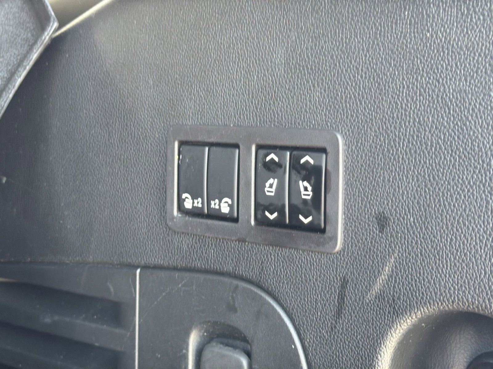 Used 2019 Chevrolet Tahoe Premier AWD/4WD image 33