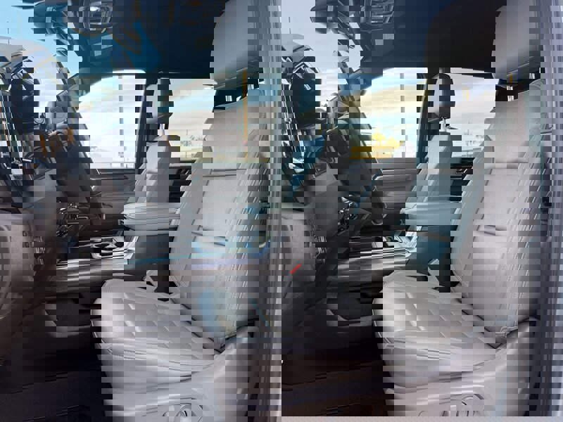 Used 2024 Chevrolet Silverado 3500 LTZ w/ LTZ Convenience Package image 10