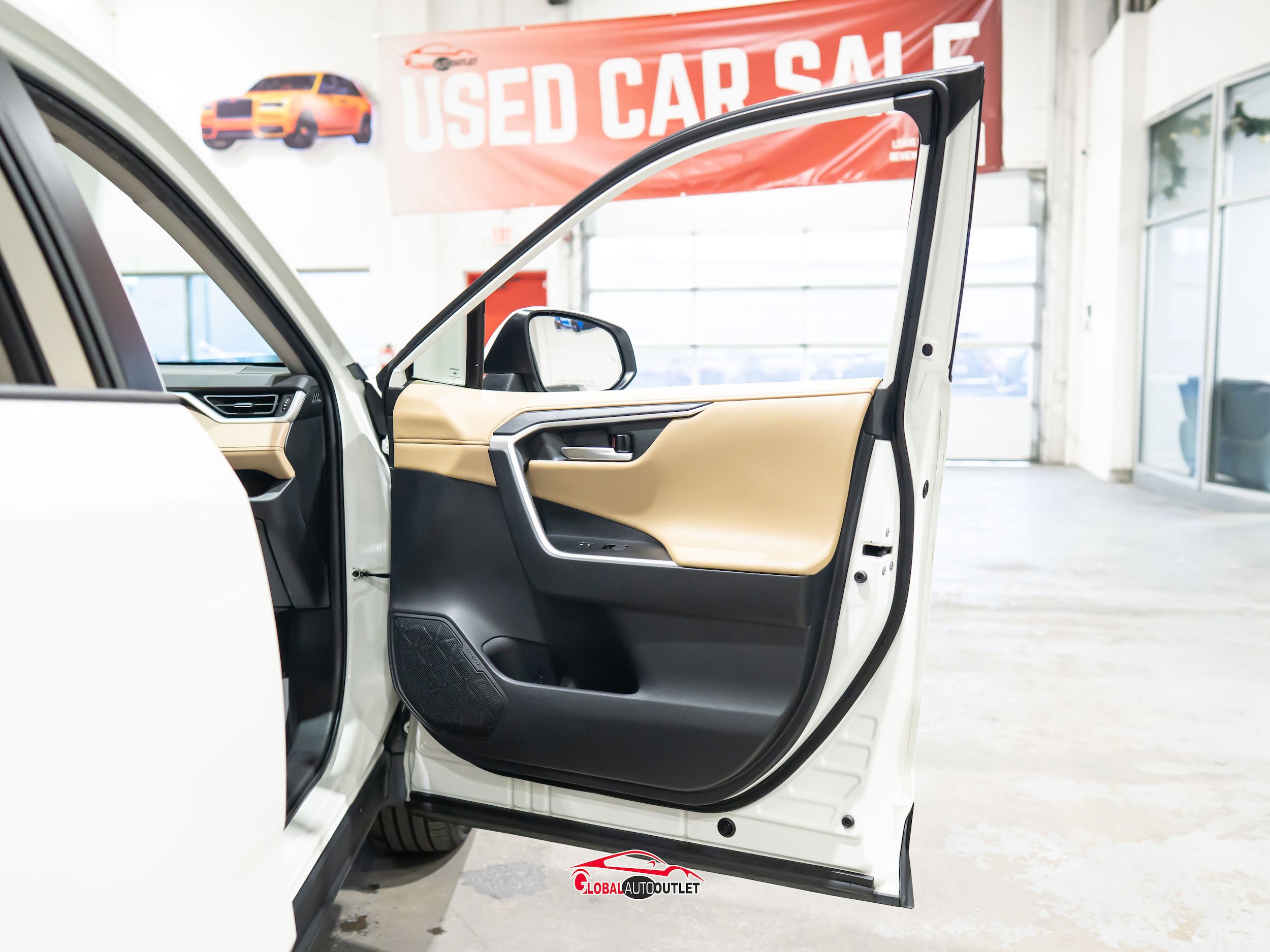 Used 2020 Toyota RAV4 Limited AWD/4WD image 40
