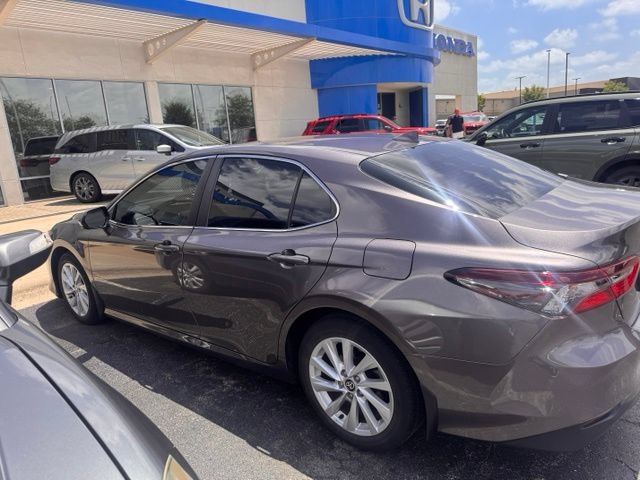 Used 2022 Toyota Camry LE w/ Carpet Mat Package (TMS) FWD image 4