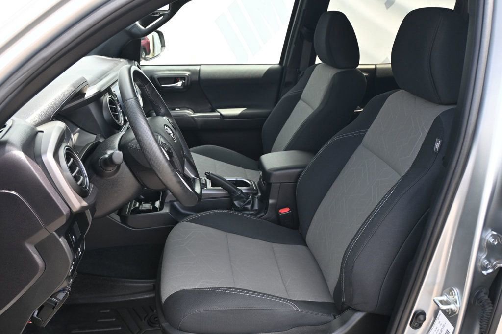 Used 2022 Toyota Tacoma TRD Off-Road image 13