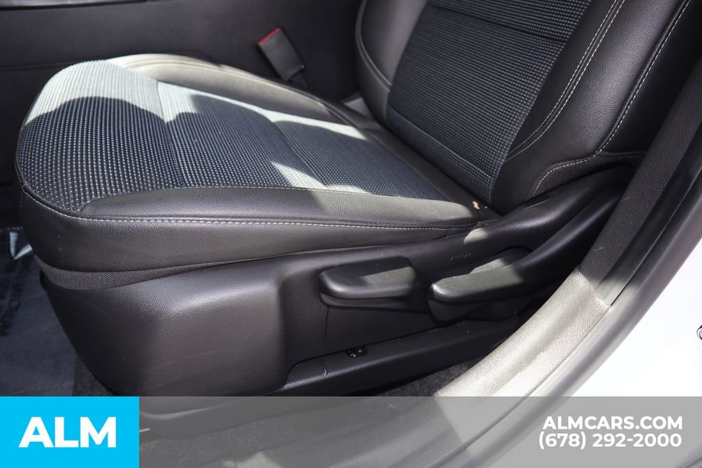 Used 2025 Buick Envista Preferred image 12