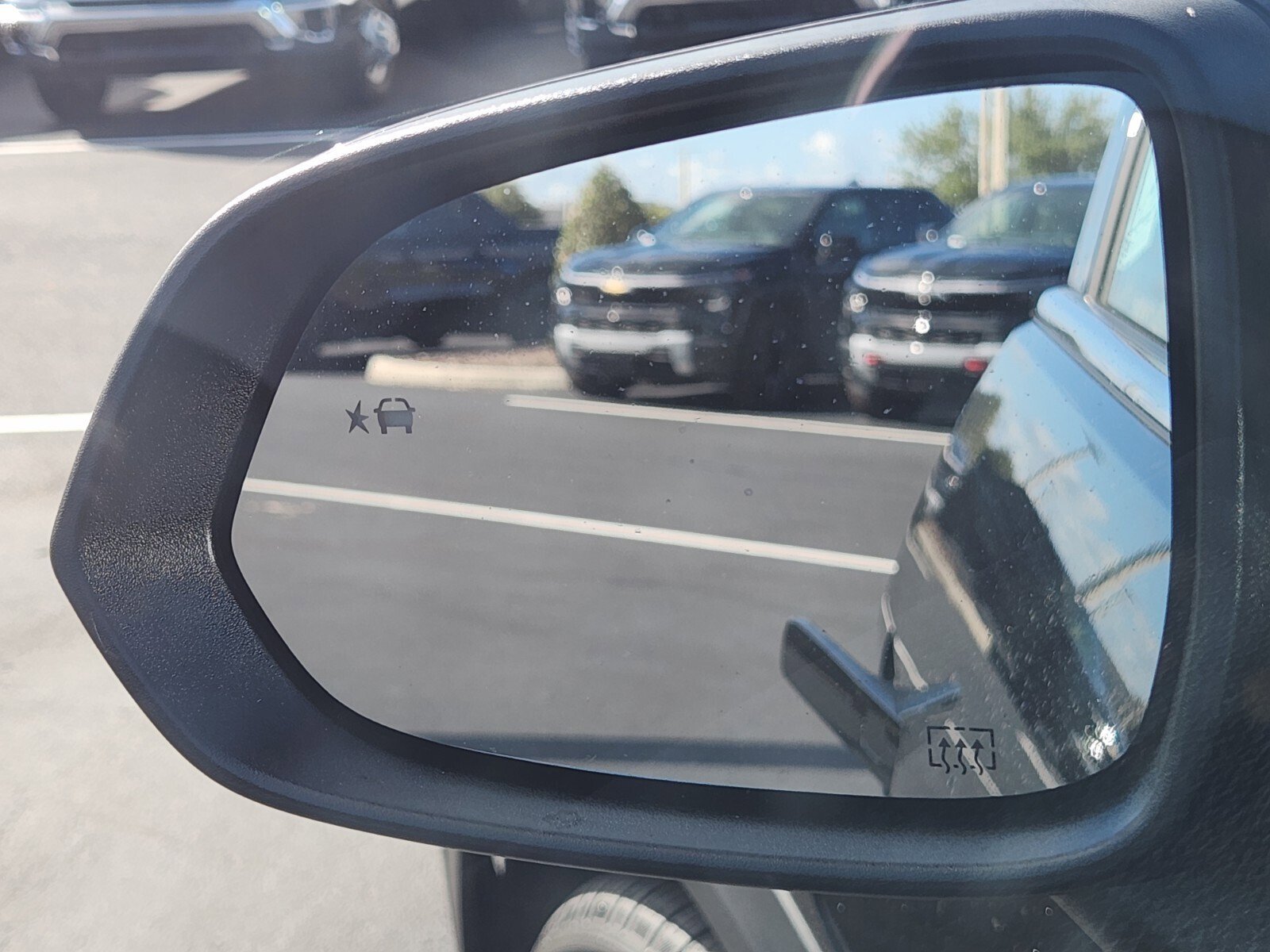 New 2026 Chevrolet Equinox EV LT AWD/4WD image 11
