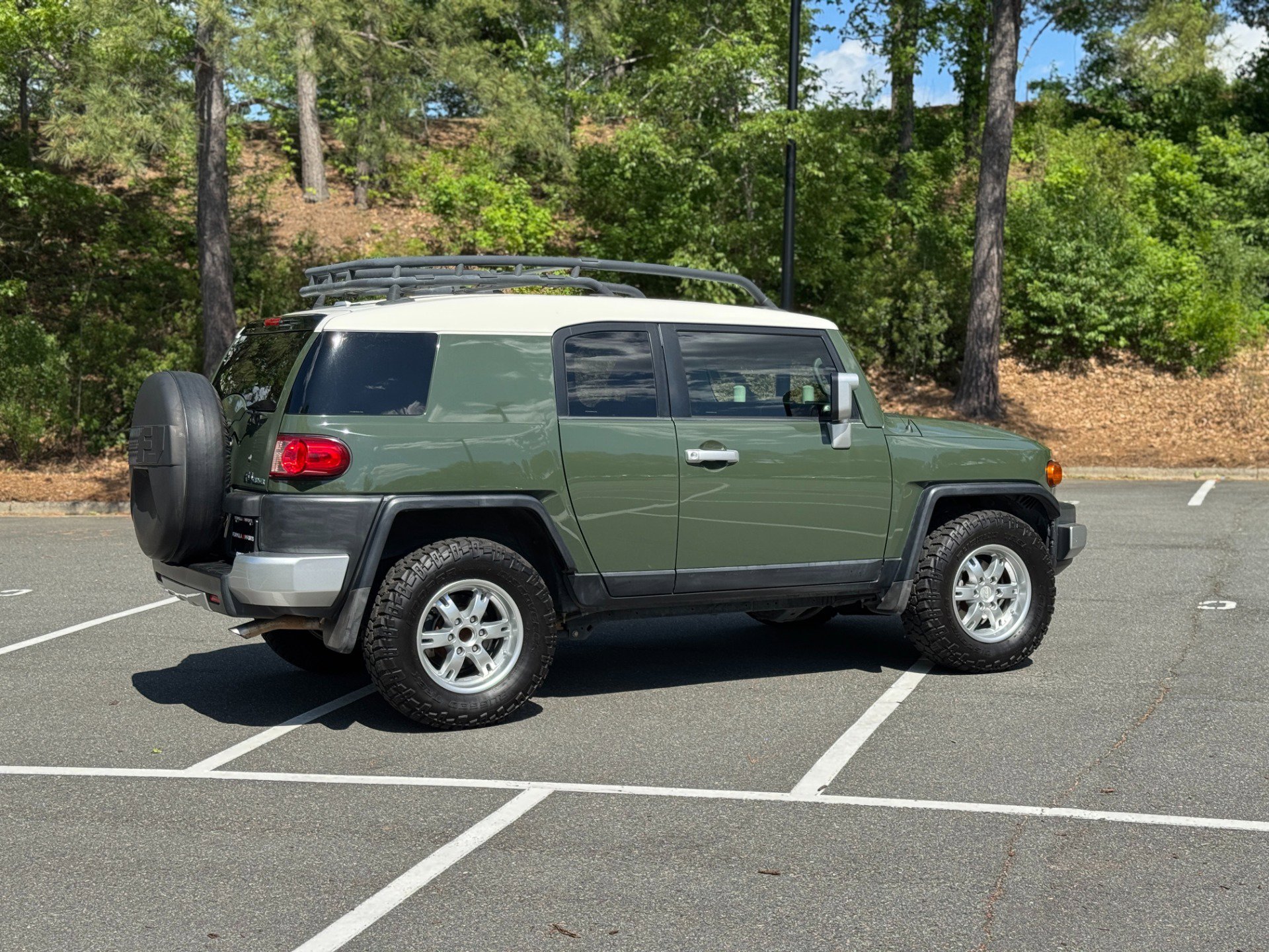 Used 2011 Toyota FJ Cruiser 2WD w/ Convenience Pkg image 13
