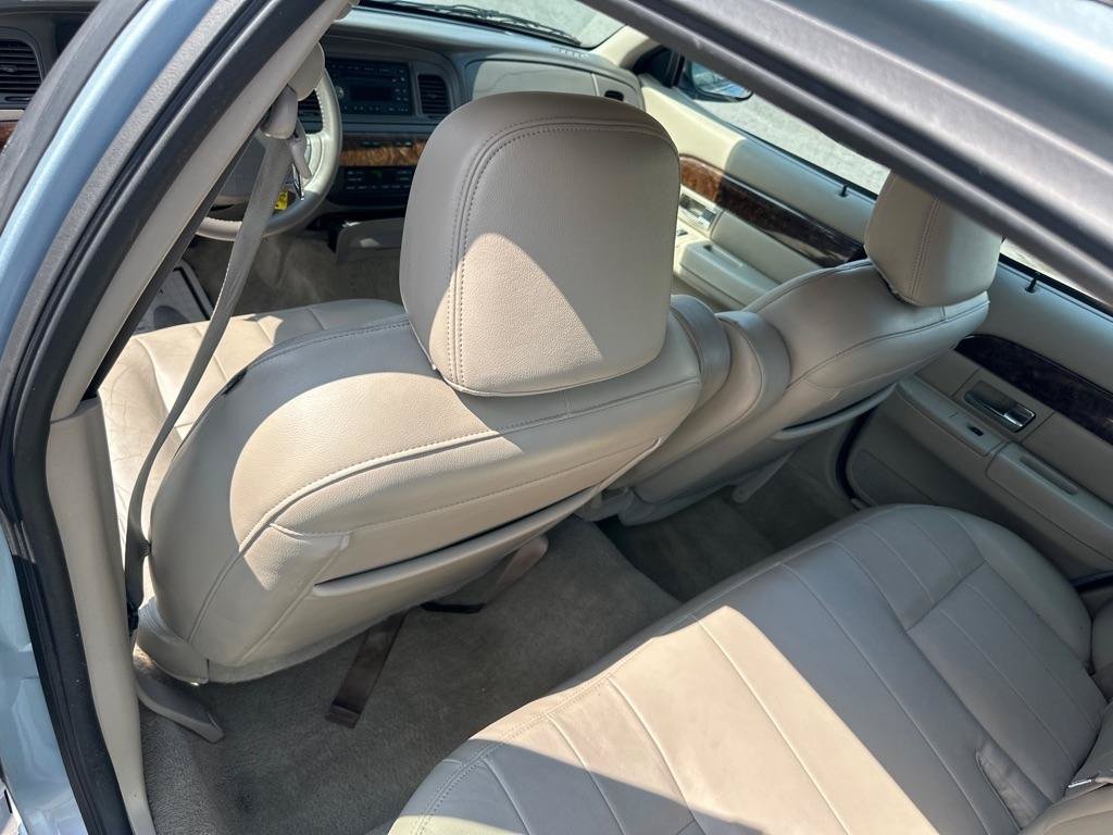 Used 2010 Mercury Grand Marquis LS RWD image 16