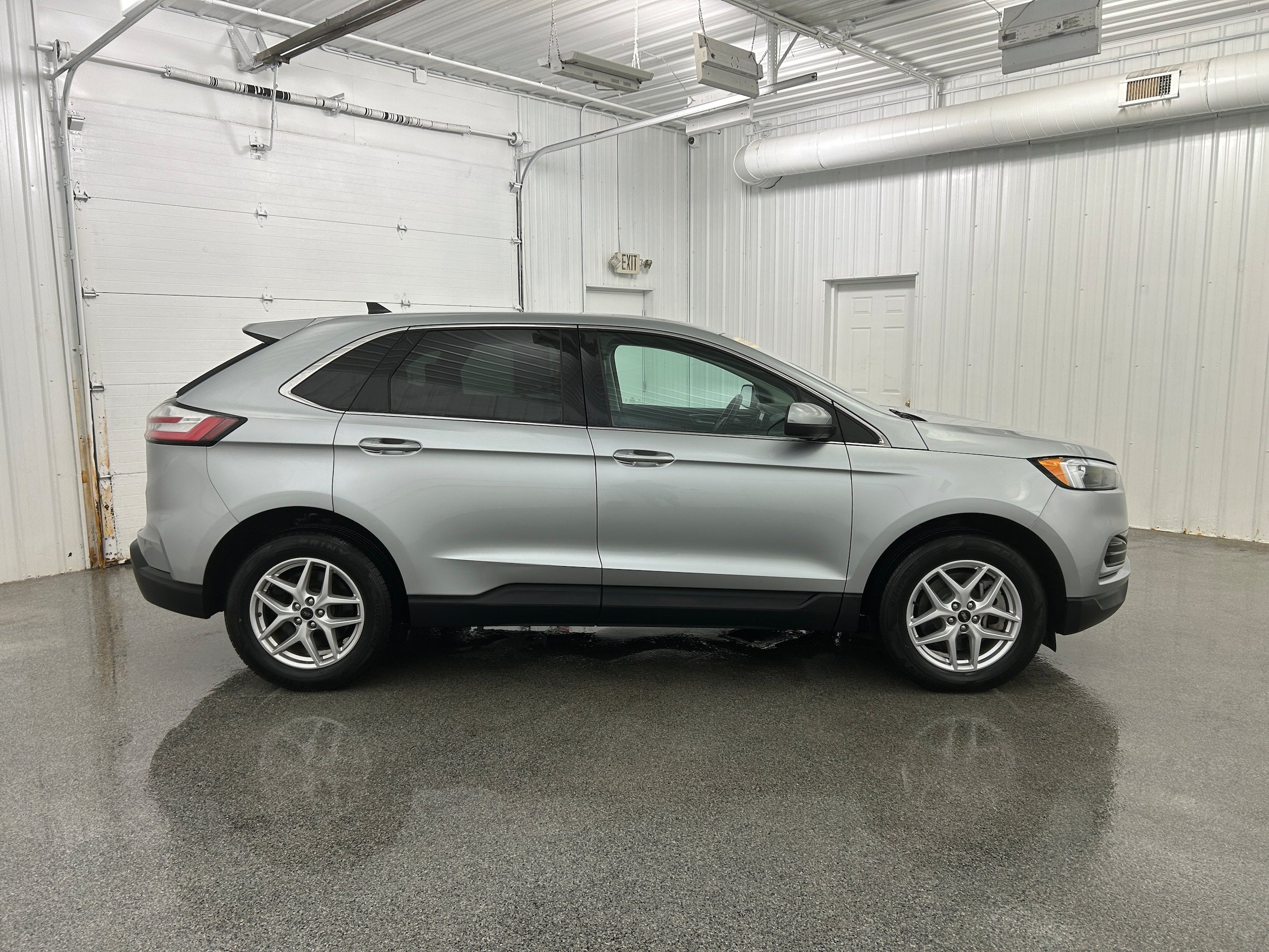 Used 2023 Ford Edge SEL AWD/4WD image 32
