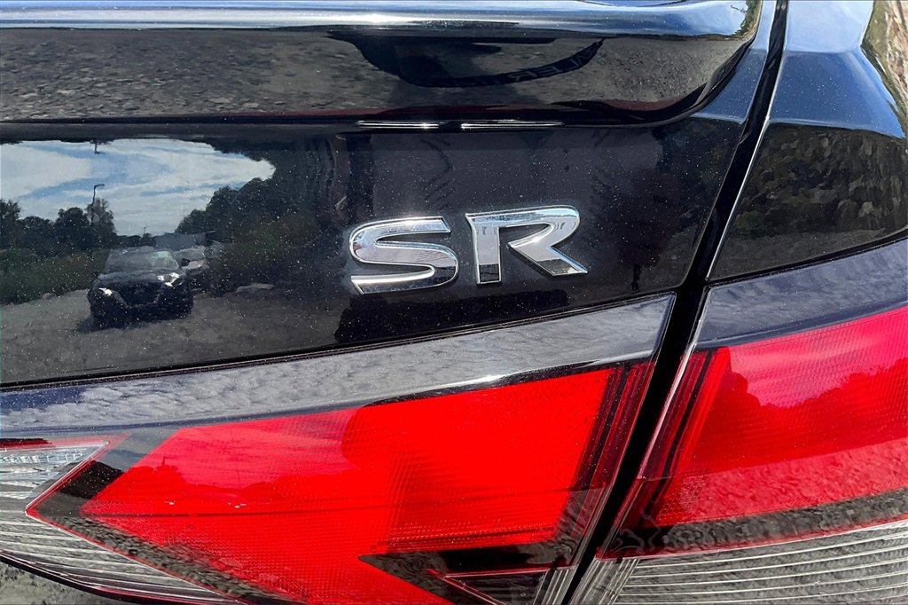 Used 2021 Nissan Versa SR image 8