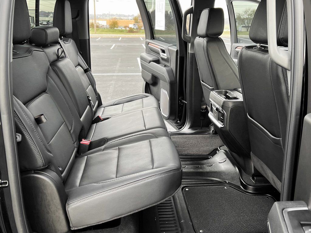 Used 2025 GMC Sierra 2500 Denali image 19