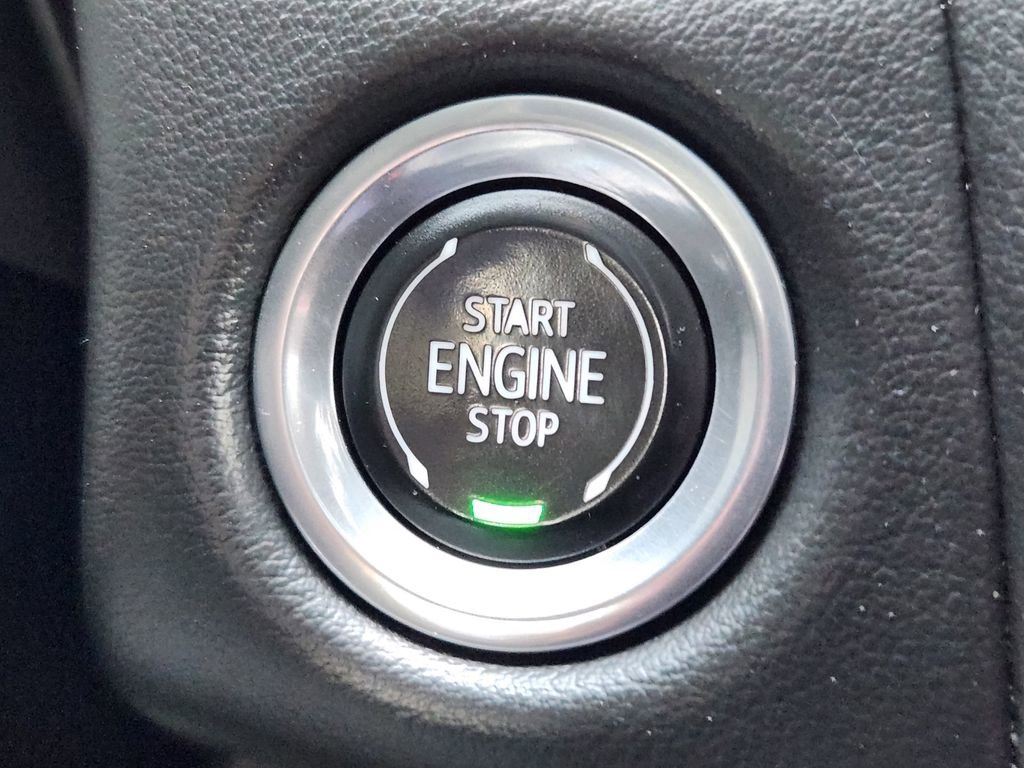 Used 2022 Chevrolet Suburban Z71 w/ Luxury Package image 25