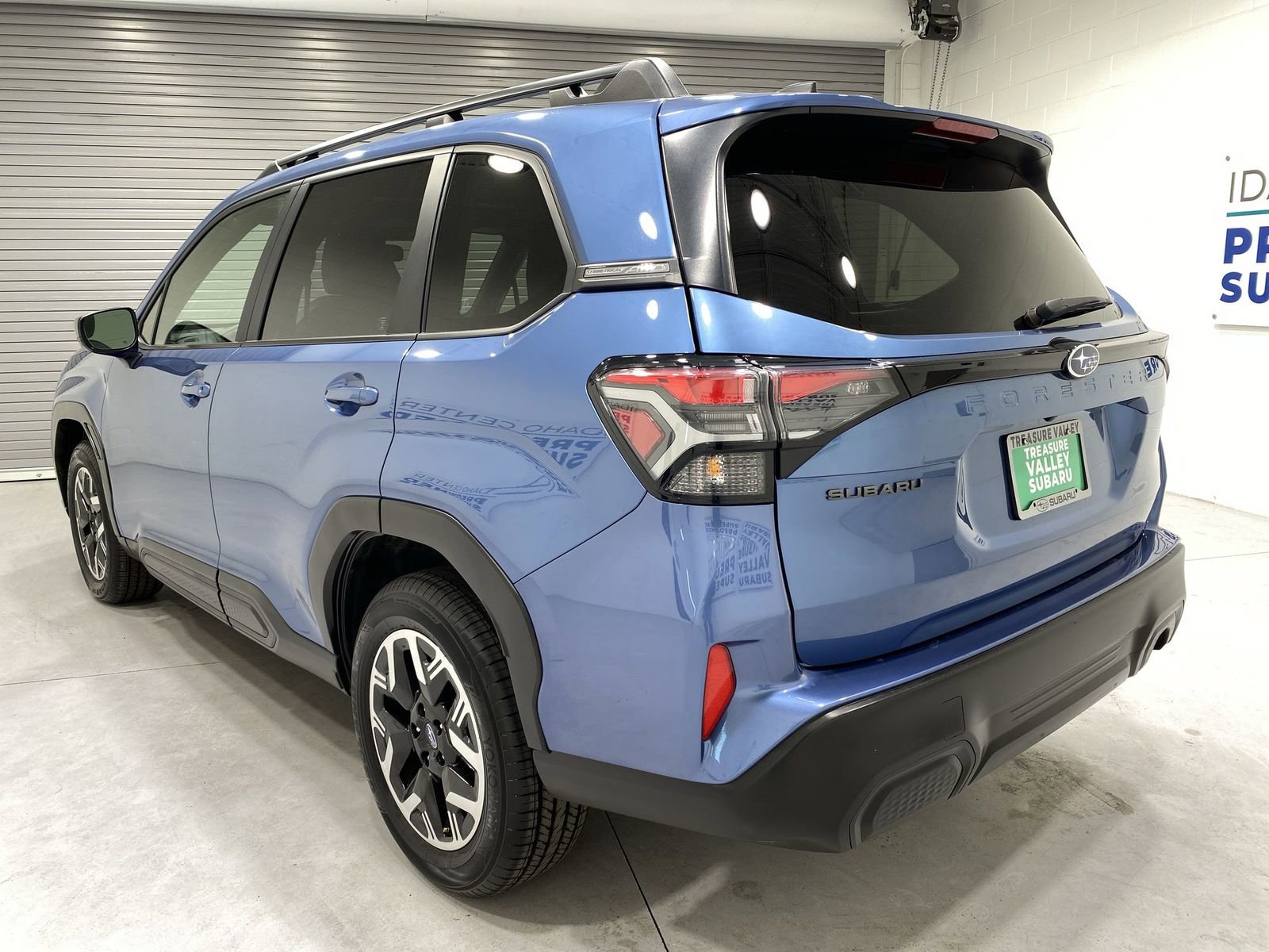 Certified 2025 Subaru Forester Premium AWD/4WD image 6