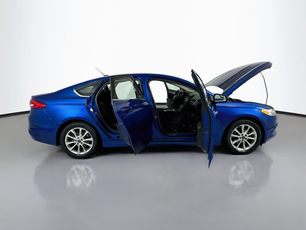 Used 2017 Ford Fusion SE FWD image 24