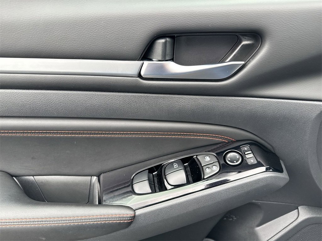 Used 2023 Nissan Altima 2.5 SR image 21