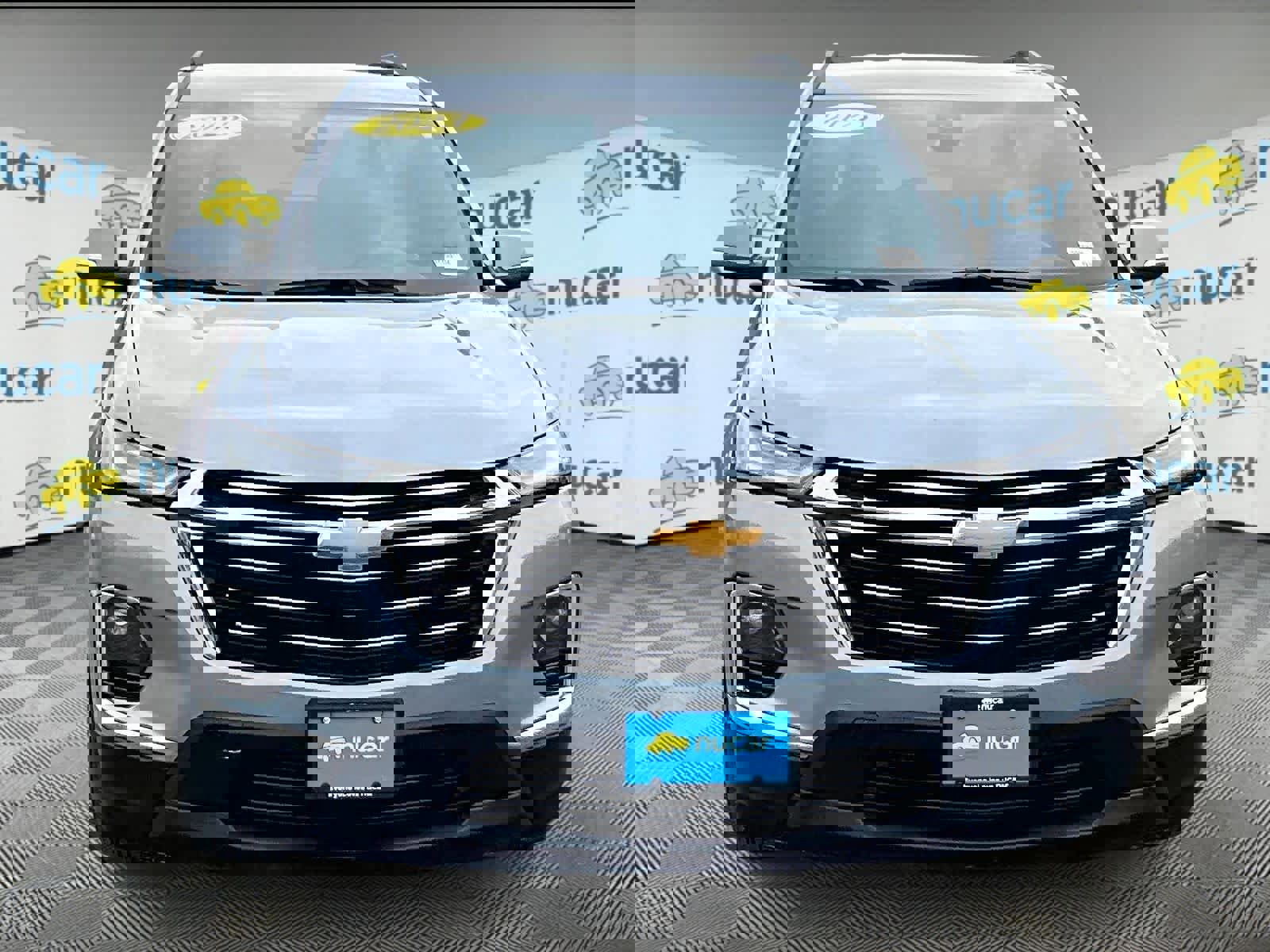 Used 2023 Chevrolet Traverse LT image 2