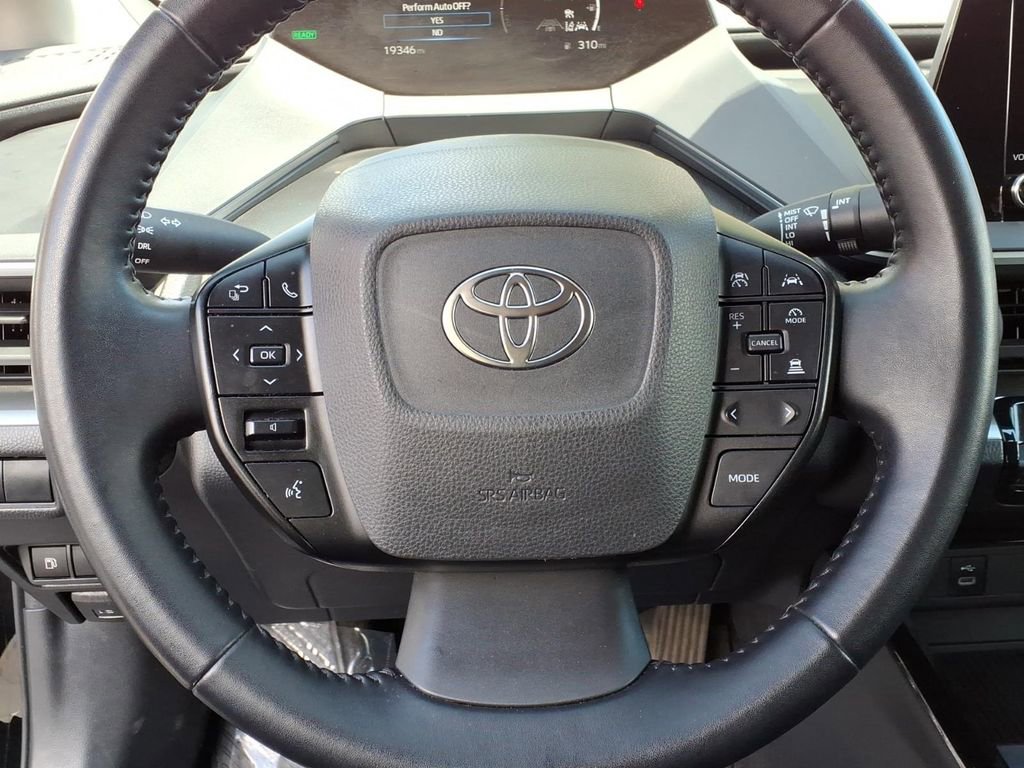 Used 2023 Toyota Prius LE FWD image 19