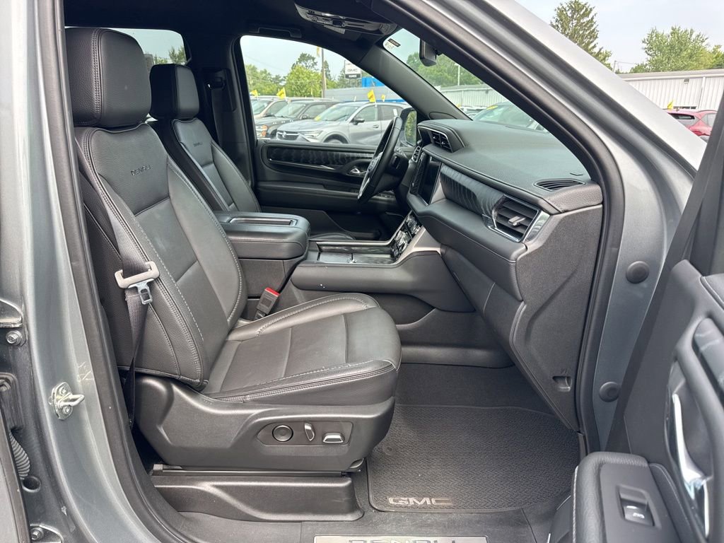 Used 2023 GMC Yukon Denali AWD/4WD image 25