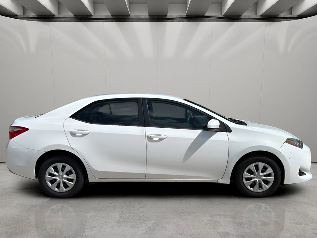 Used 2019 Toyota Corolla L image 3