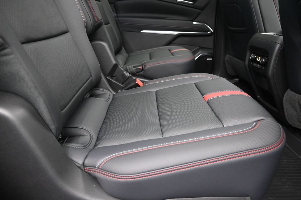 New 2026 Chevrolet Traverse RS w/ LPO, Floor Liner Package FWD image 22