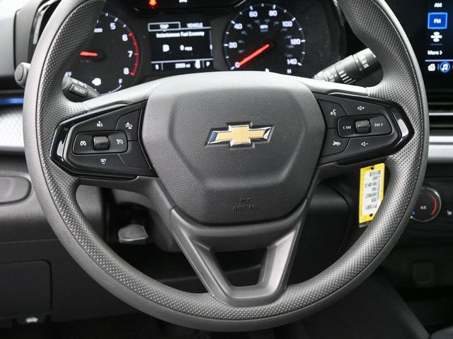 Used 2025 Chevrolet Trax LS w/ LS Convenience Package image 8