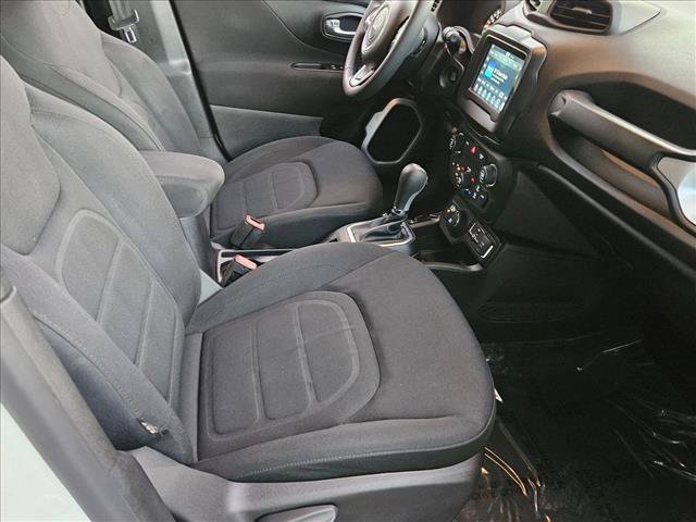 Used 2019 Jeep Renegade Latitude AWD/4WD image 19