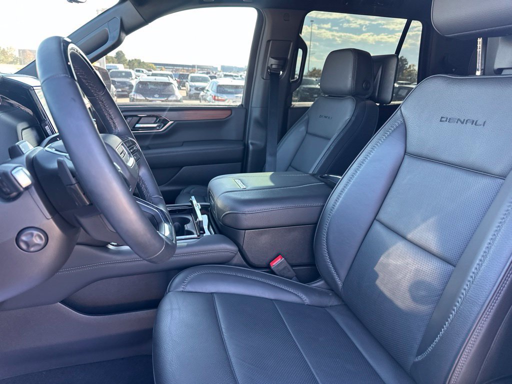 Used 2026 GMC Yukon Denali w/ Denali Reserve Package AWD/4WD image 11