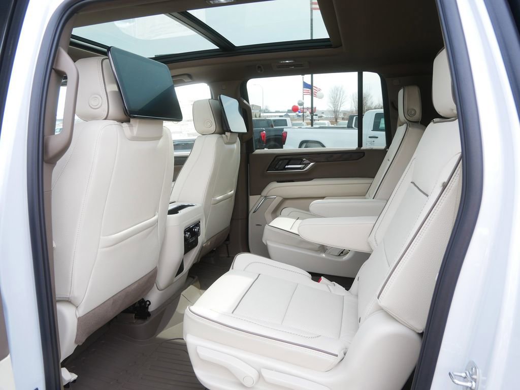 New 2026 GMC Yukon XL Denali image 9