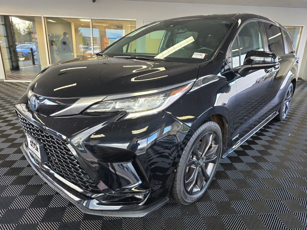 Used 2021 Toyota Sienna XSE image 7